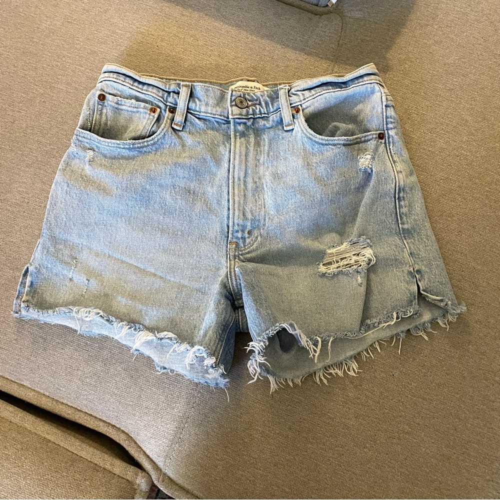 Abercrombie and fitch high rise mom shorts size 28